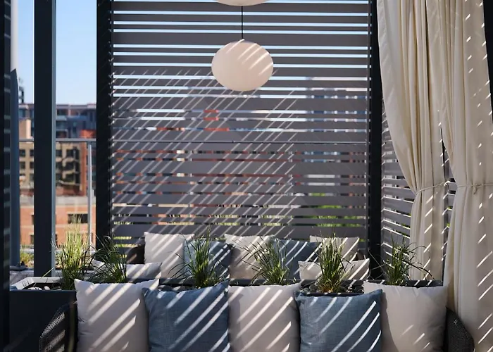 Level River North 4*