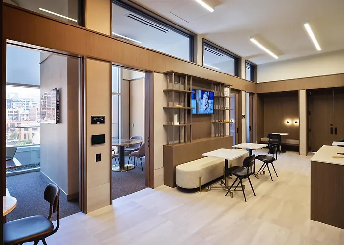 Level River North Hotel 4*