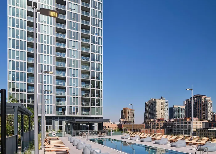 Level River North Hotel 4*
