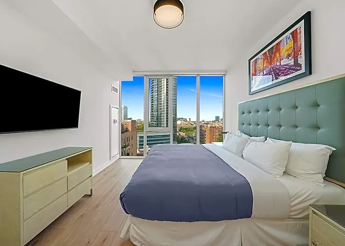 Hotel Level River North 4*