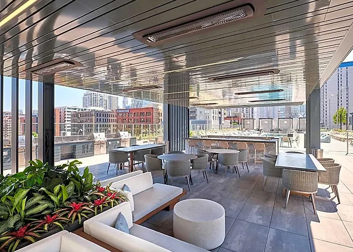 Level River North Hotel 4*