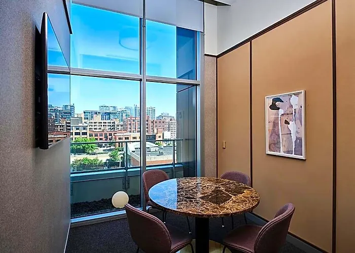 Level River North 4*