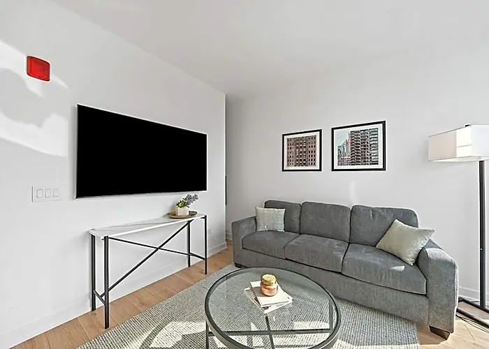 Level River North 4*
